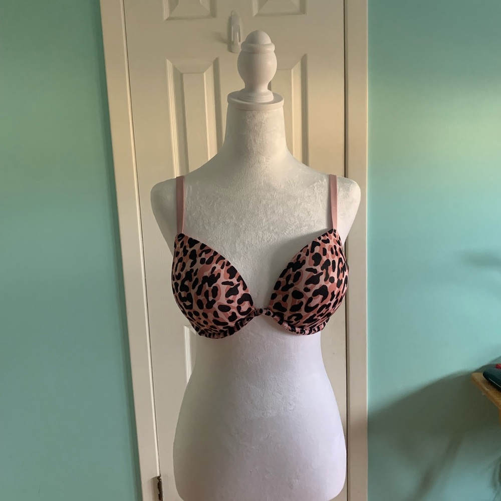 Victoria’s Secret Pink 32DD Bra